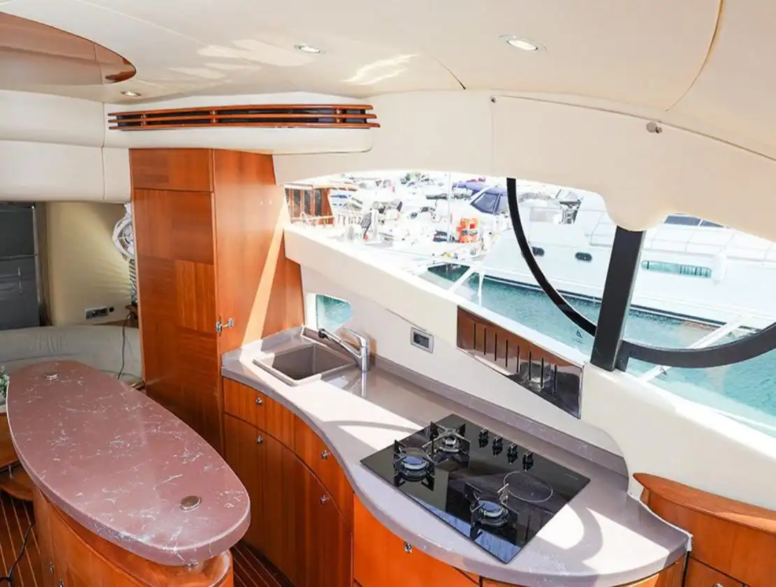 Antalya Yat Kiralama 19m Azimut 55 Fly